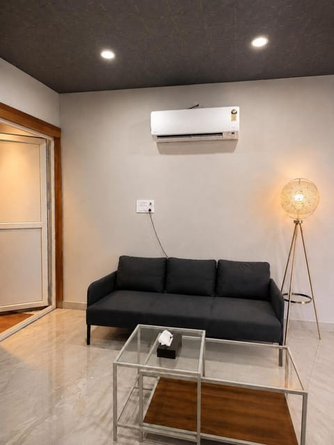 Living room, Seating area, air conditioner
