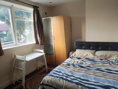 Bed, Bedroom, wardrobe