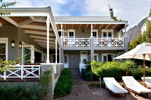 Garden, Balcony/Terrace, Living room, Seating area, Dining area, Swimming pool, Swimming pool