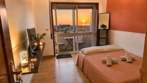 Bed, Photo of the whole room, Bedroom, Sunset