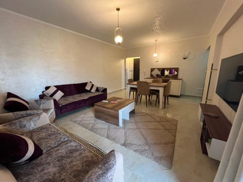 TV and multimedia, Seating area, Dining area