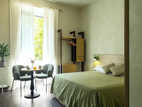 Bed, Bedroom, Street view, Breakfast, furniture