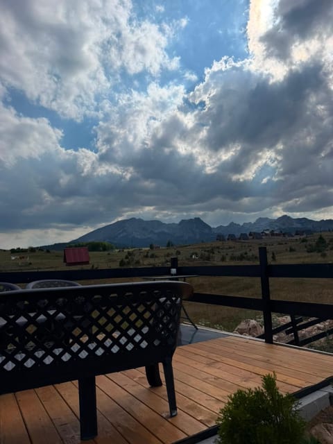 Nearby landmark, Natural landscape, View (from property/room), Mountain view
