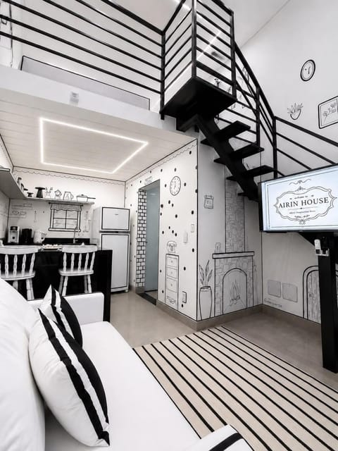 TV and multimedia, Seating area