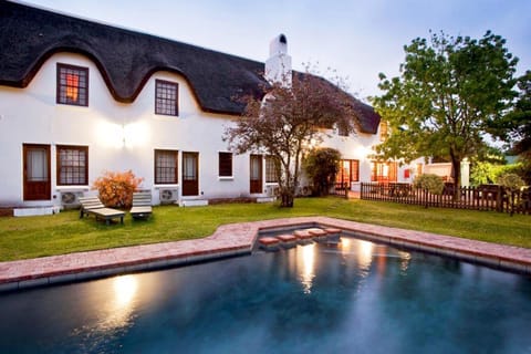 Patio, Restaurant/places to eat, Garden, Swimming pool