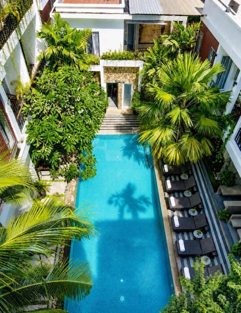 Property building, Day, Garden, Seating area, Dining area, Garden view, Pool view, Area and facilities, Area and facilities, Swimming pool, sunbed