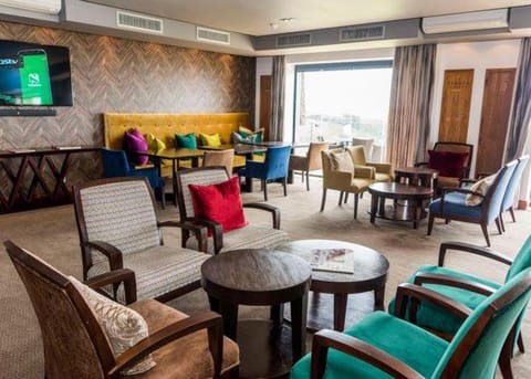 Restaurant/places to eat, Lounge or bar, Lounge or bar