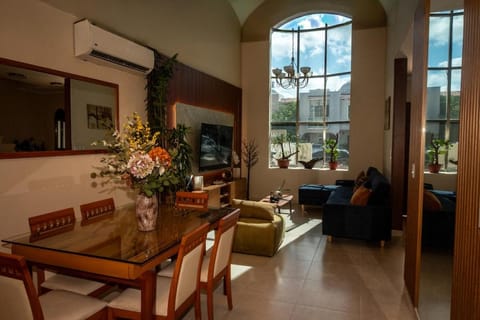 Living room, Seating area, Dining area, air conditioner