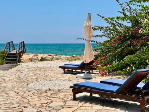 Spring, Day, Natural landscape, Garden, Balcony/Terrace, Beach, Evening entertainment, Sea view, Swimming pool, sunbed