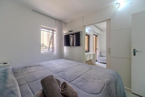 Bed, TV and multimedia, Bedroom, wardrobe
