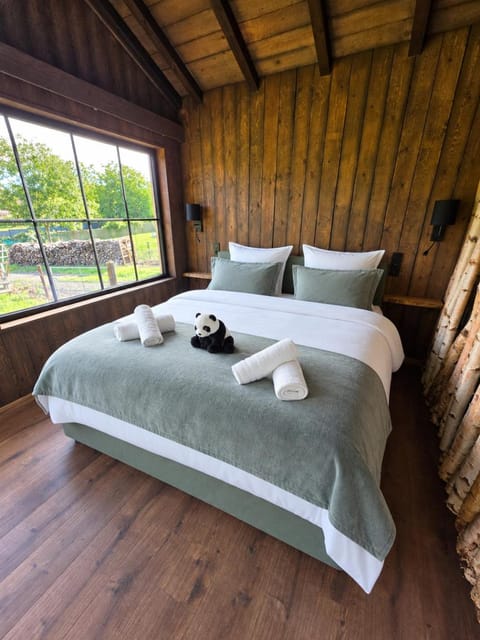 Bed, Photo of the whole room, Bedroom, Garden view