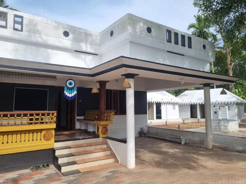 Property building, Day