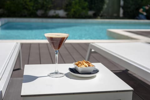 Swimming pool, Drinks