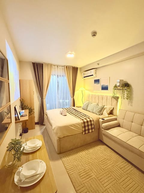 Bed, Living room