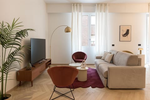 Communal lounge/ TV room, TV and multimedia, Living room, Seating area, Evening entertainment