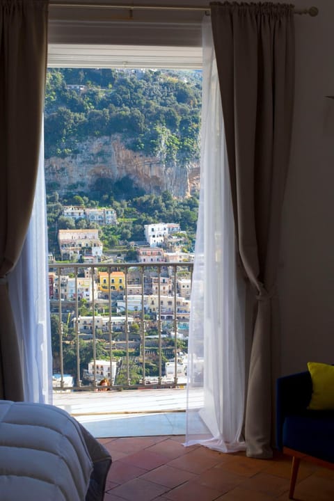 Natural landscape, View (from property/room), Balcony/Terrace, Bedroom, Mountain view