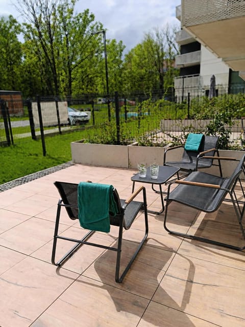 Patio, Day, Garden, Balcony/Terrace, Seating area, Garden view