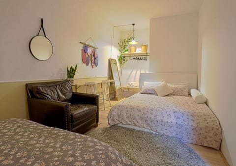 Photo of the whole room, Bedroom