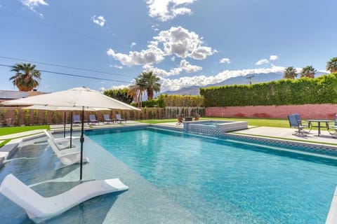 Pool view, Swimming pool, sunbed