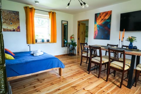 Bed, TV and multimedia, Living room, Bedroom