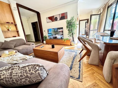 Communal lounge/ TV room, TV and multimedia, Living room, Photo of the whole room, Evening entertainment