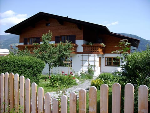 Facade/entrance, Day, Garden, Balcony/Terrace, Other, Garden view, Family