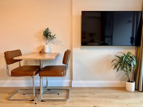 TV and multimedia, Dining area