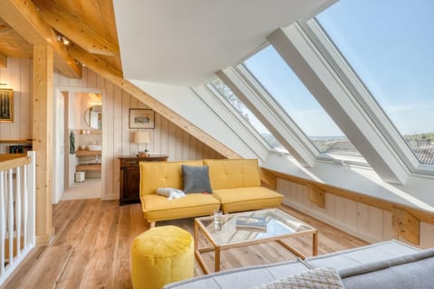 View (from property/room), Living room, Seating area