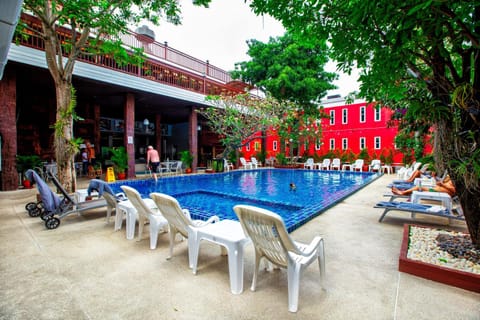 Swimming pool