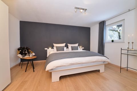 Photo of the whole room, Bedroom