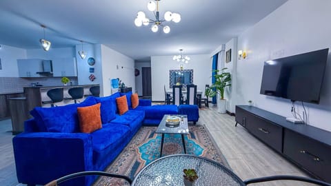 Communal lounge/ TV room, TV and multimedia, Kitchen or kitchenette, Living room, Seating area, Dining area, Evening entertainment