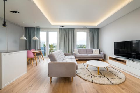 Communal lounge/ TV room, TV and multimedia, Living room, Seating area, Evening entertainment