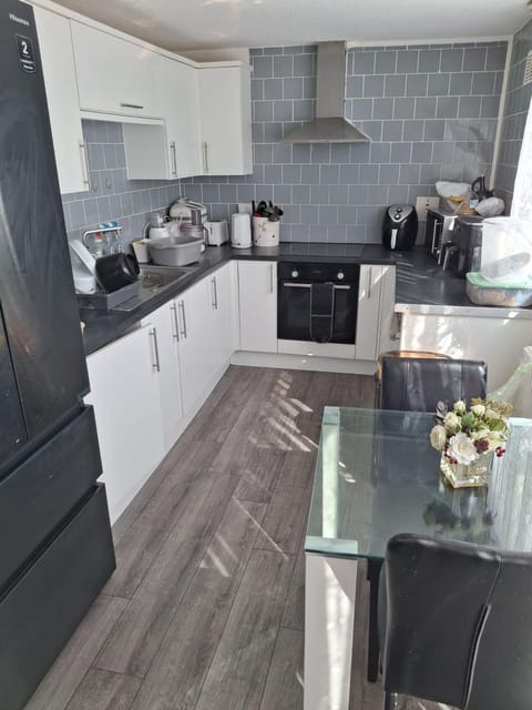 microwave, oven, kitchen