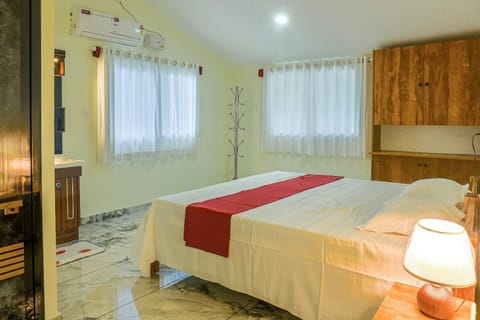 Bed, Photo of the whole room, air conditioner