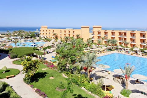 Property building, Day, Bird's eye view, Beach, Pool view, Sea view, Swimming pool