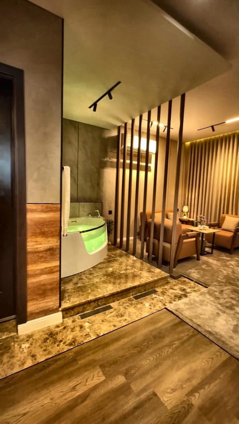 Hot Tub, Bathroom, Bath