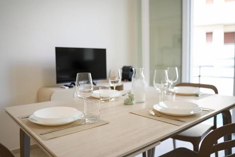 TV and multimedia, Dining area