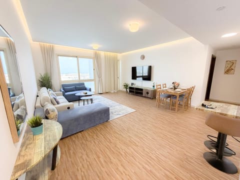 Communal lounge/ TV room, Photo of the whole room, Dining area