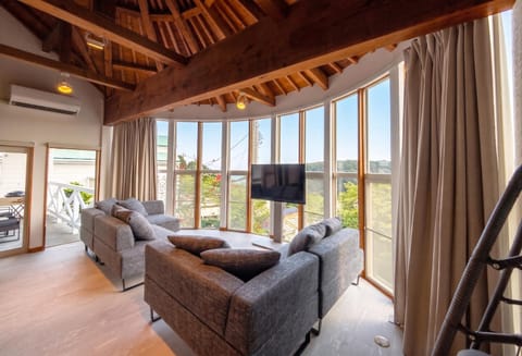 Natural landscape, TV and multimedia, Living room