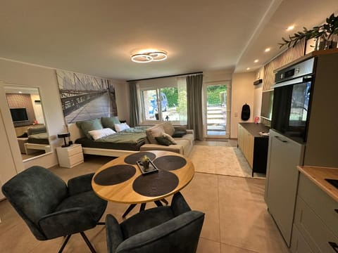 TV and multimedia, Kitchen or kitchenette, Living room, Dining area