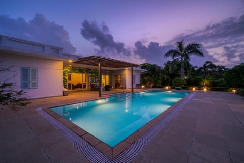 Night, Swimming pool