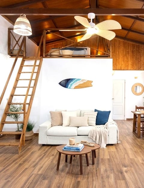 Living room, Seating area, air conditioner