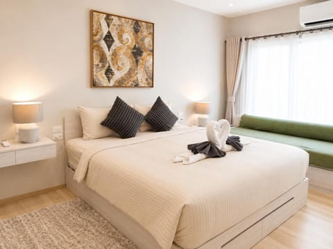 Bed, Bedroom, towels, air conditioner