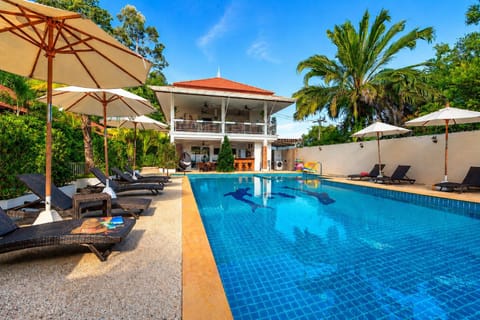 Property building, Swimming pool