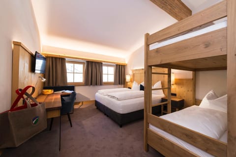 Photo of the whole room, bunk bed