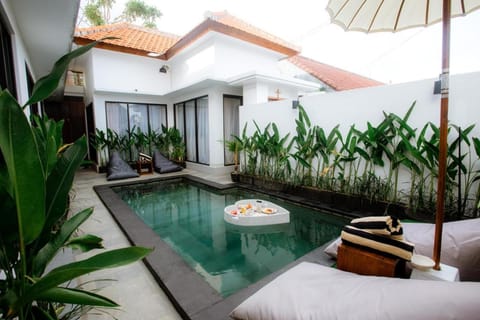 Day, Natural landscape, Pool view, Swimming pool