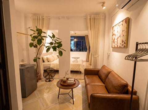 Communal lounge/ TV room, TV and multimedia, Seating area