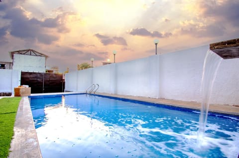 Pool view, Swimming pool, Swimming pool