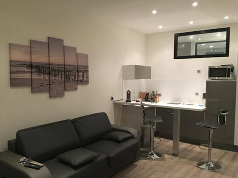 Property building, Photo of the whole room
