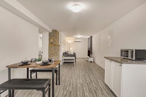 Living room, Dining area